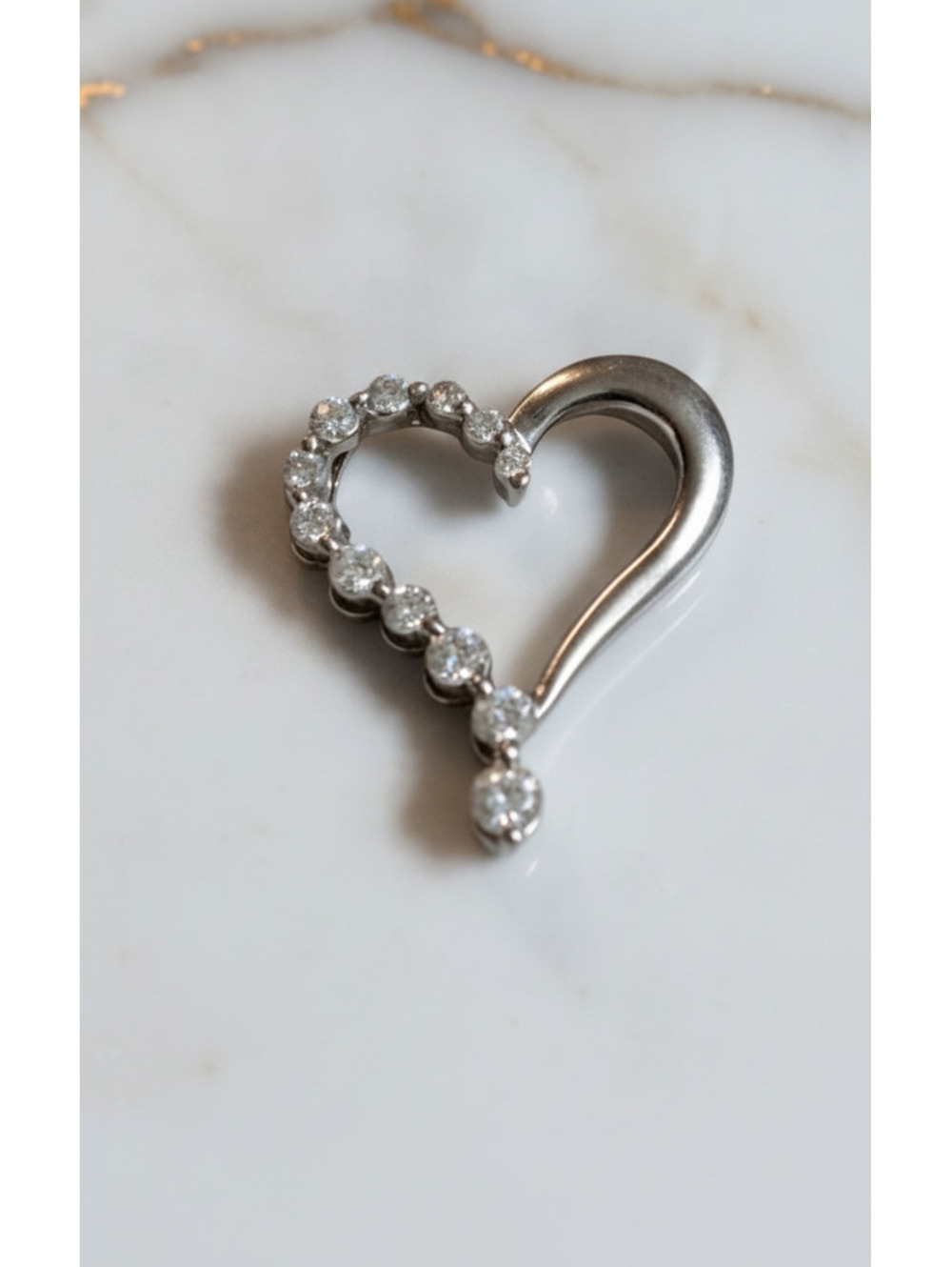 10k White Gold Diamond Heart Pendant, 2g